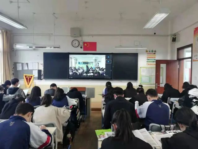 抗疫先锋队｜同步教学稳学情，齐心协力战疫情