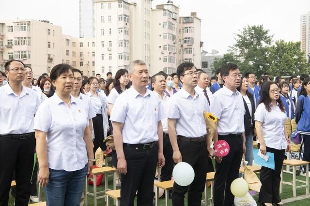 毕业季 | 青岛六十六中2022届高三毕业典礼：“感恩母校 追梦远航”