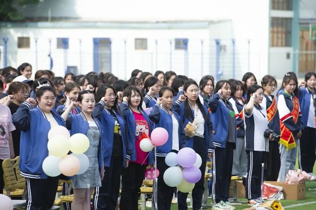 毕业季 | 青岛六十六中2022届高三毕业典礼：“感恩母校 追梦远航”