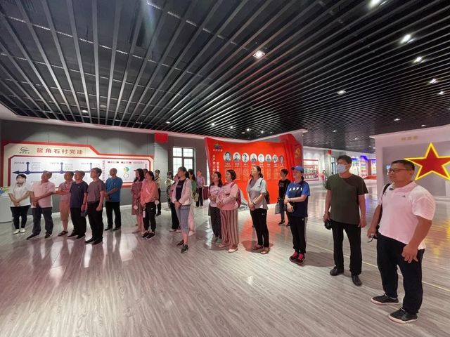 学党史传承红色基因 看亮点激发干事力量——青岛66中高三教师党支部开展党员教育实践活动