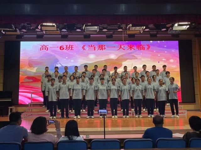 军歌嘹亮，唱响青春——记青岛六十六中“喜迎二十大”班级合唱大赛