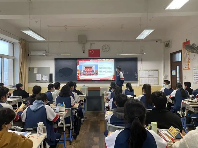 学习二十大·永远跟党走——我校举行学习贯彻党的二十大精神主题班会