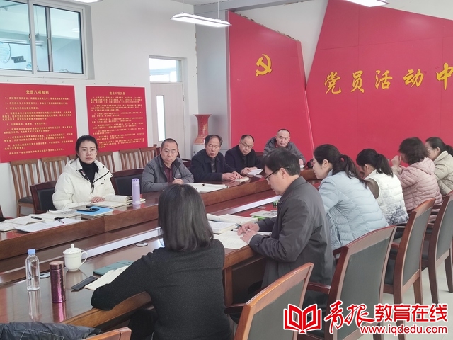 三大學科專家組團入?！皢栐\”，膠州市里岔中學打響2023年強鎮筑基第一槍