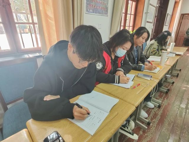全环境立德树人 | 聚焦家庭教育，携手培育栋梁——青岛六十六中组织观摩家庭教育课程“五步教学法”