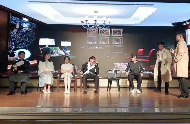 全环境立德树人 | 红色情景剧推理 特色班会燃爆全场