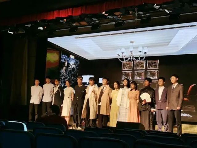 党员示范展风采，聚焦课堂共成长——高二教师党支部开展系列党员风采课