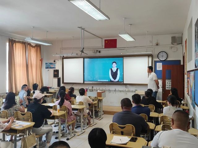 全环境立德树人 | 家校合作话沟通 亲子交流出妙招——青岛六十六中组织“五步教学法”家庭教育指导课程