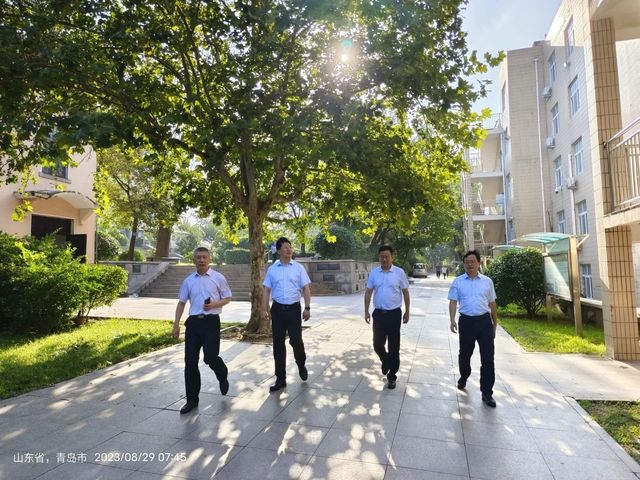 期初视导指方向，微风习习启新航——青岛市教育局到我校进行期初调研