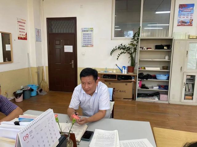 教研沃土耕耘忙，齐心协力促成长——青岛六十六中政治教研组主题教研活动