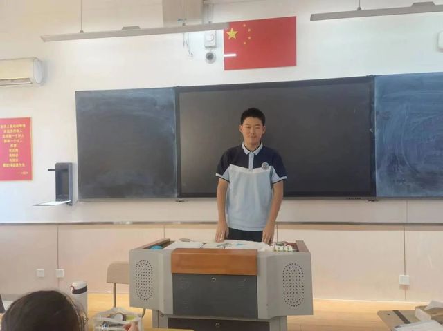 榜样的力量——记高一12班月考表彰