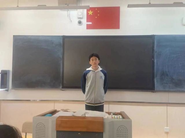 榜样的力量——记高一12班月考表彰